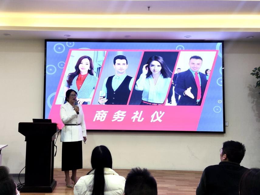 2022-2023迪諾學(xué)院&ldquo;合力精耕 平穩(wěn)發(fā)展&rdquo;主題系列培訓(xùn)第四課